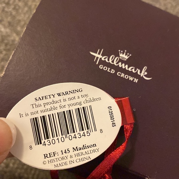 Hallmark Christmas Madison ornament - Picture 3 of 3